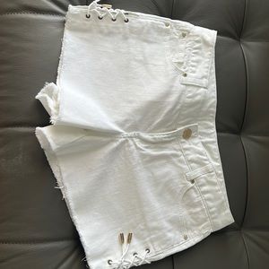 Cache white denim shorts like new